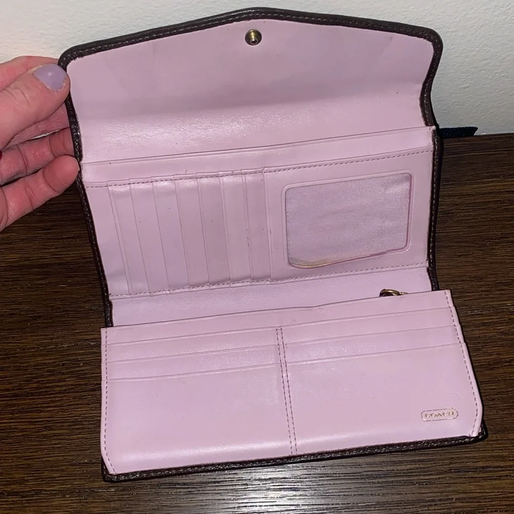 Coach wallet. - Picture 4 of 7